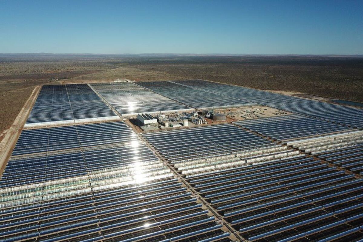 guide-photovoltaique-afrique Calcul d'une installation photovoltaïque autonome en Afrique : guide pratique pour investisseurs