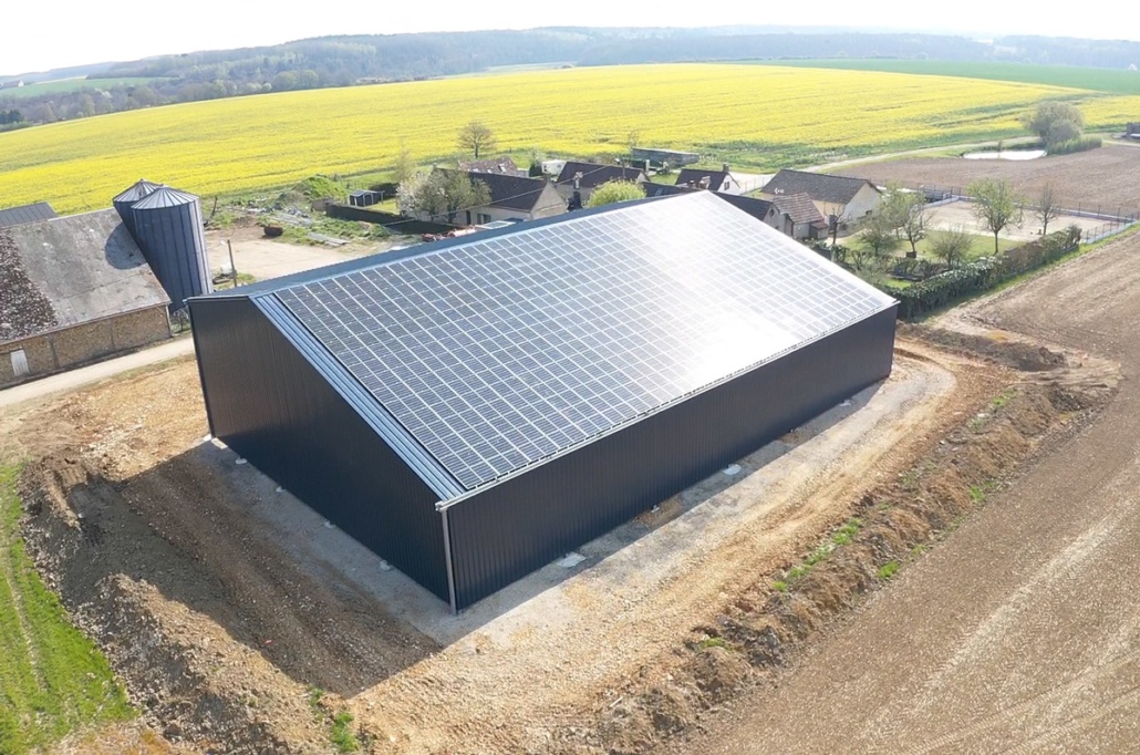 hangar-agricole-photovoltaique-marne Optimisez votre hangar agricole avec une installation photovoltaïque dans la Marne