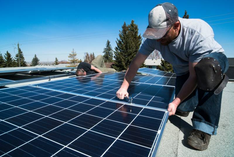 découvrez nos services d'installateur solaire professionnels pour optimiser votre transition énergétique. profitez d'installations de panneaux solaires performants, adaptés à vos besoins, tout en réduisant votre empreinte carbone et vos factures d'électricité.