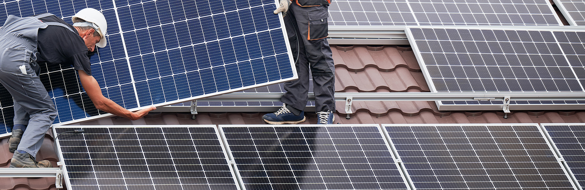 installateur-panneaux-solaires-6 Découvrez le meilleur installateur de panneaux solaires : vous ne devinerez jamais son secret !