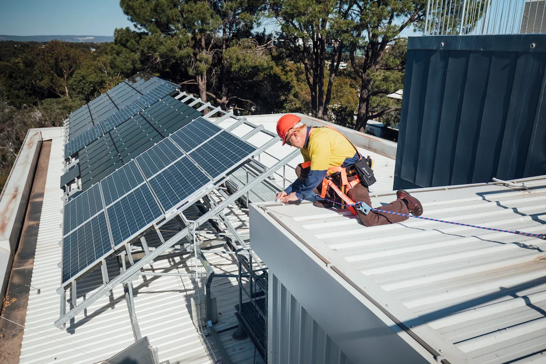 découvrez comment installer vous-même des panneaux photovoltaïques avec notre guide diy complet. économisez de l'argent tout en contribuant à l'environnement grâce à l'énergie solaire. profitez d'une installation étape par étape, de conseils pratiques et des meilleures astuces pour maximiser votre efficacité énergétique.