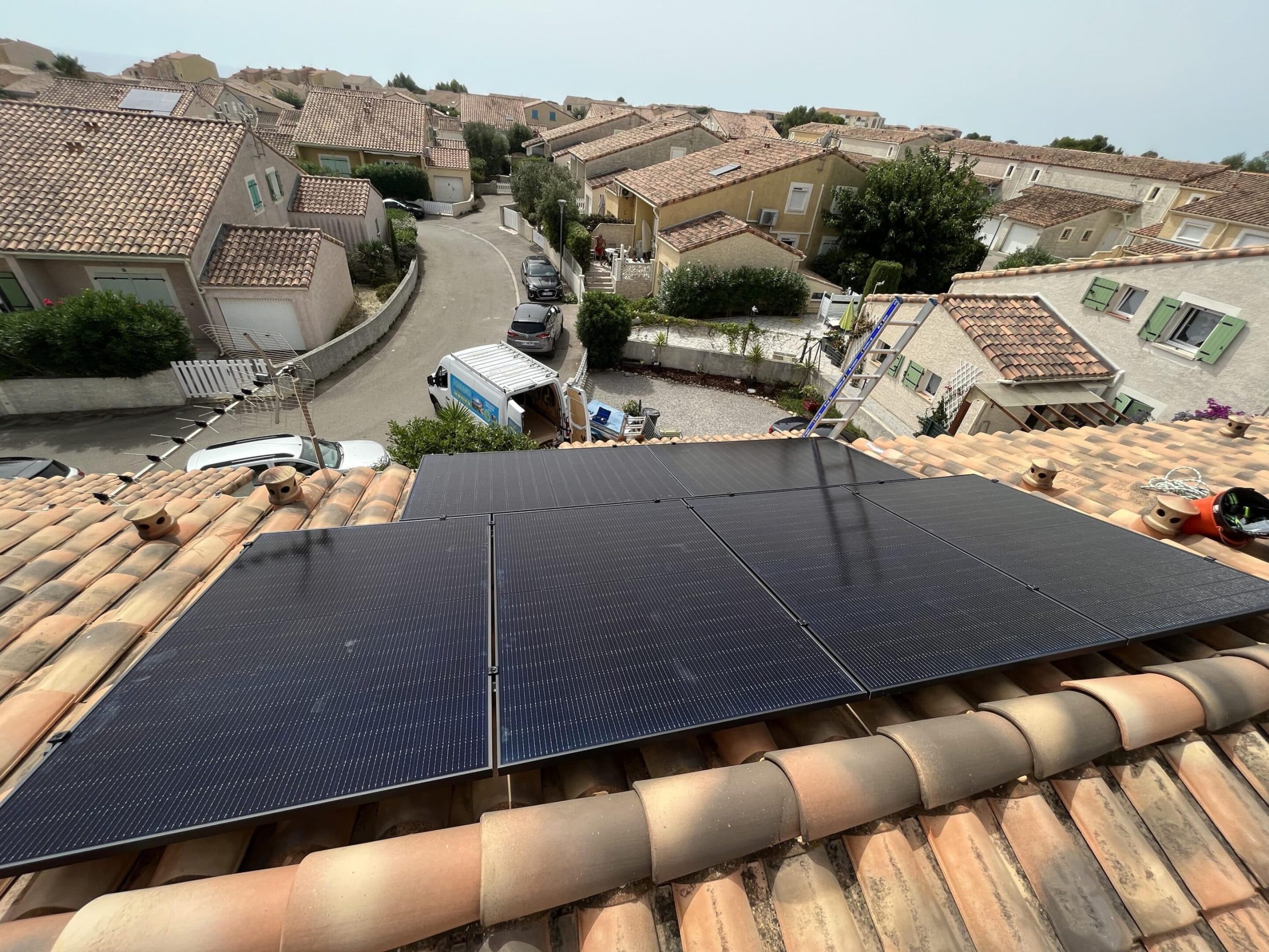 installation-panneaux-photovoltaiques-aude-1-scaled aide installation panneau photovoltaique aude