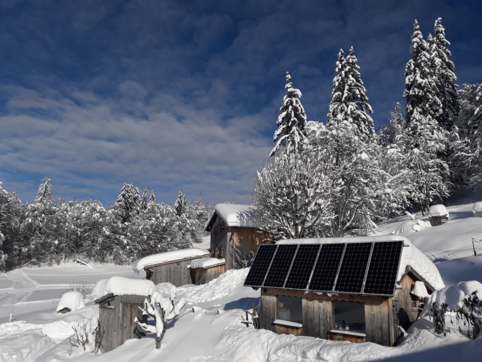 installation-photovoltaique-isolee-14 aide pour installation photovoltaique en site isolé