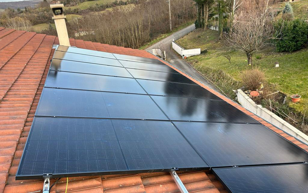 découvrez nos solutions d'installation photovoltaïque au luxembourg. profitez des énergies renouvelables pour réduire vos factures d'électricité tout en contribuant à la protection de l'environnement. contactez-nous pour un devis personnalisé et passez à une énergie propre et durable.