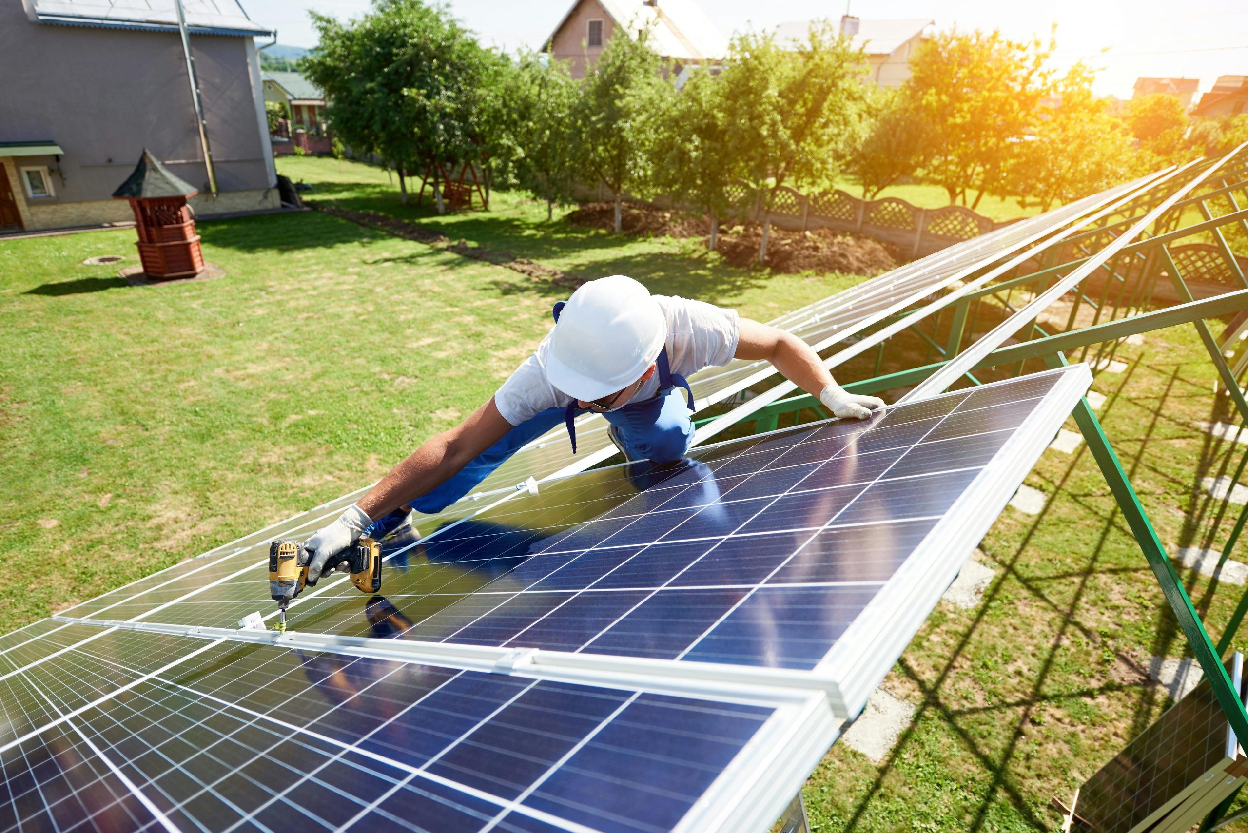 installer-panneau-solaire-21-scaled comment poser un panneau solaire
