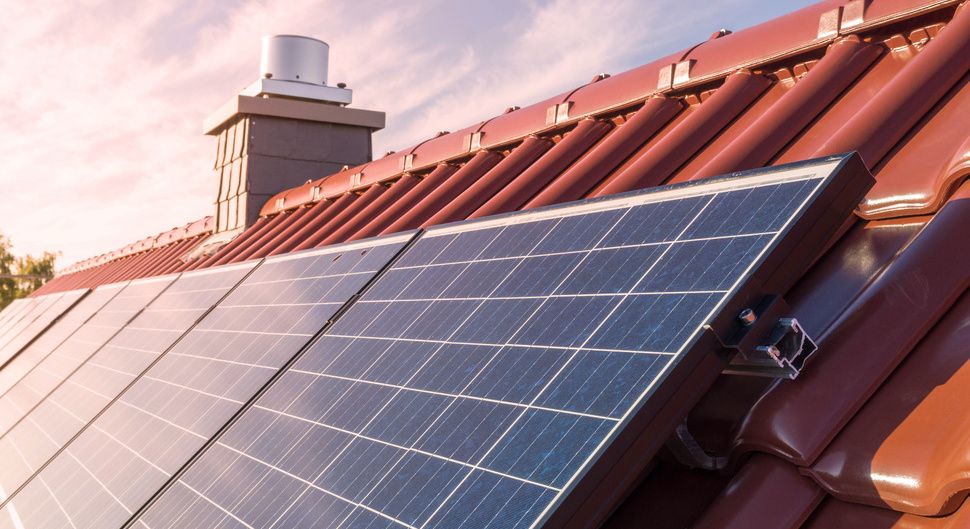 installer-panneaux-photovoltaiques-33 Guide complet pour l'installation de panneaux photovoltaïques : téléchargez notre PDF