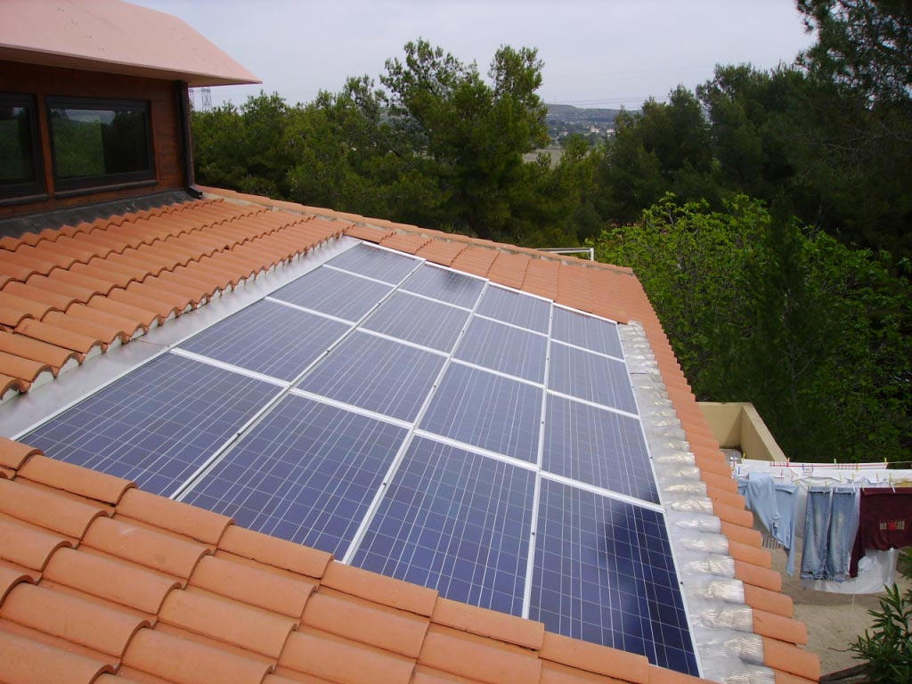 integration-photovoltaique Découvrez comment l'intégration photovoltaïque transforme votre maison en mine d'or énergétique !