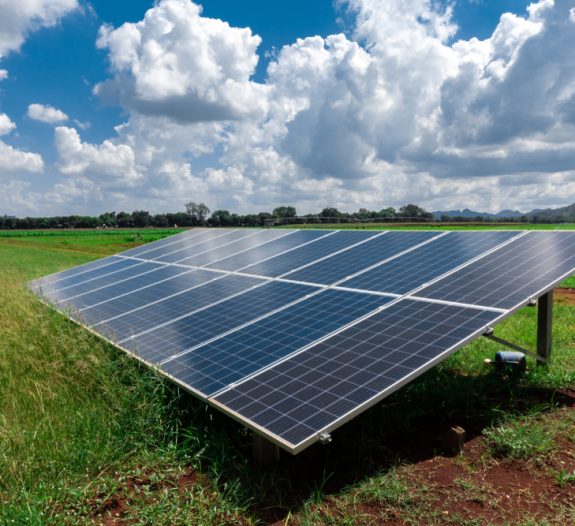 investir-en-photovoltaique L'énergie solaire à portée de main : pourquoi investir dans des installations photovoltaïques