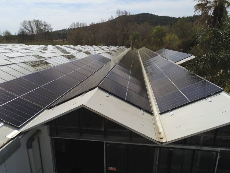 investissement-photovoltaique-60m2-1 Acheter une installation photovoltaïque de 60m2 : un investissement rentable