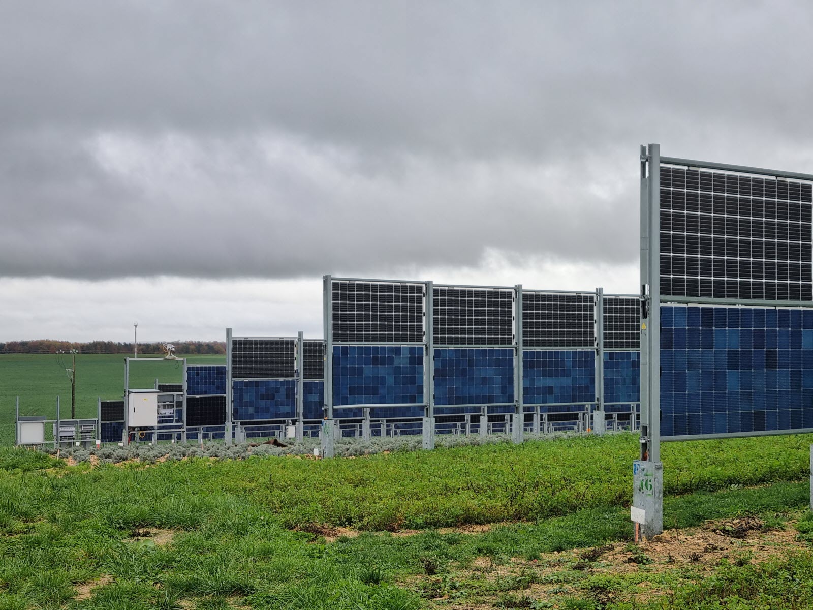 découvrez les avantages des terrains photovoltaïques, une solution durable pour produire de l'énergie renouvelable. investissez dans l'avenir avec des installations solaires rentables et respectueuses de l'environnement, tout en contribuant à la transition énergétique.