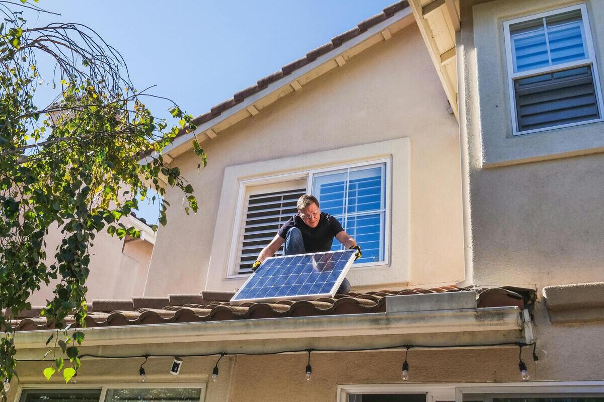 découvrez la réglementation sur les panneaux solaires en france : les lois, les aides financières, et les obligations pour les propriétaires. informez-vous sur les avantages énergétiques et économiques de l'énergie solaire et comment bénéficier des dispositifs légaux en vigueur.