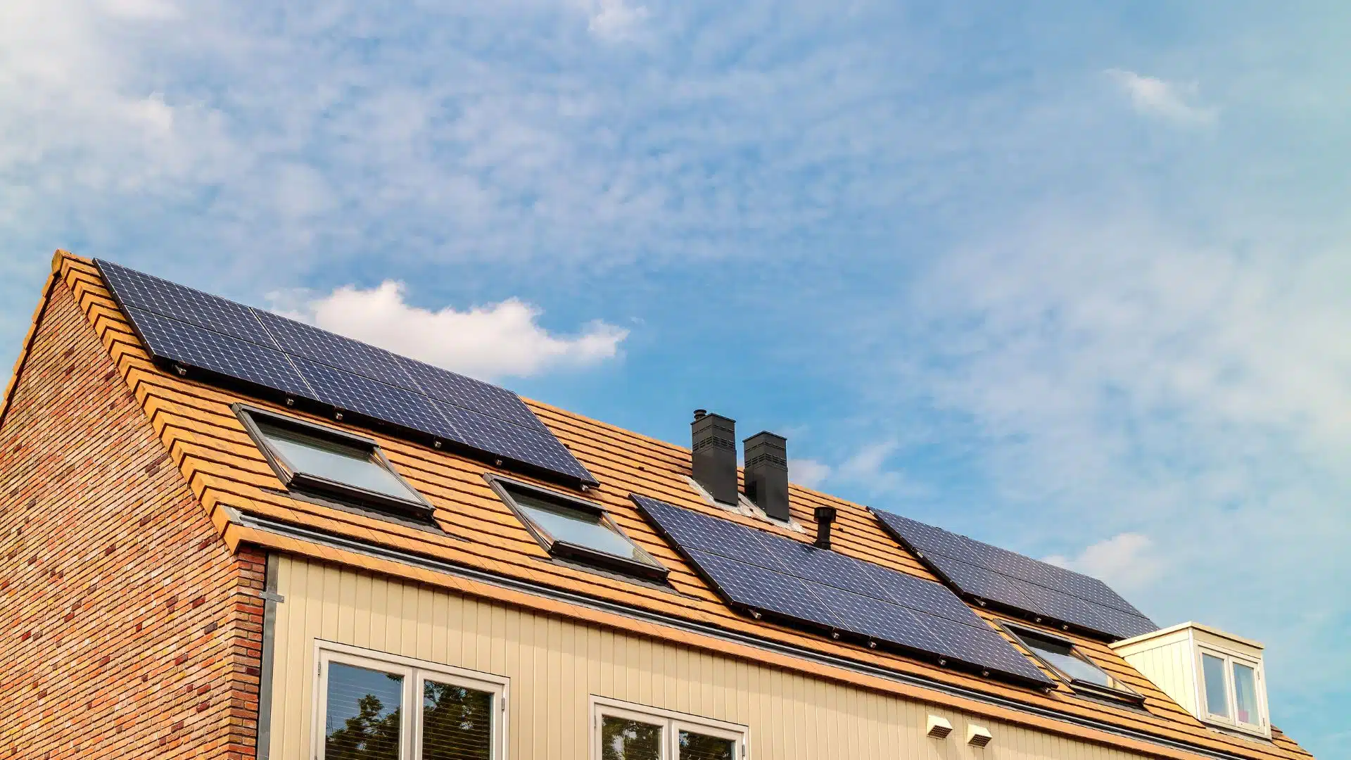 nombre-de-panneaux-solaires Vous ne croirez jamais le nombre de panneaux solaires qu'il vous faut !