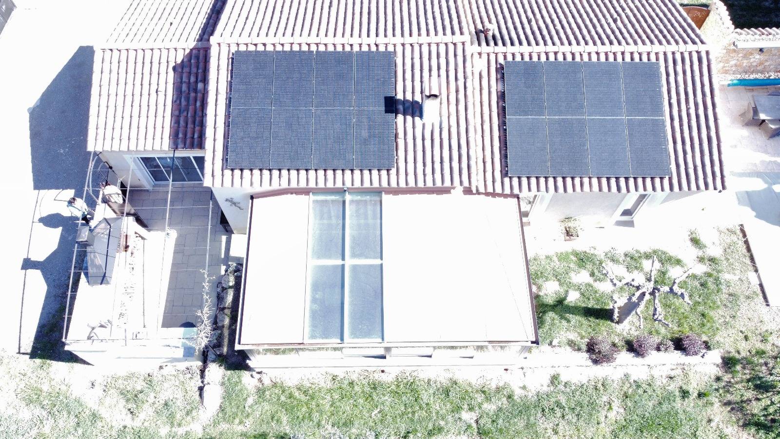onduleur-photovoltaique-et-facture-reduite-2 Découvrez pourquoi votre onduleur photovoltaïque est la clé d'une facture d'électricité réduite !