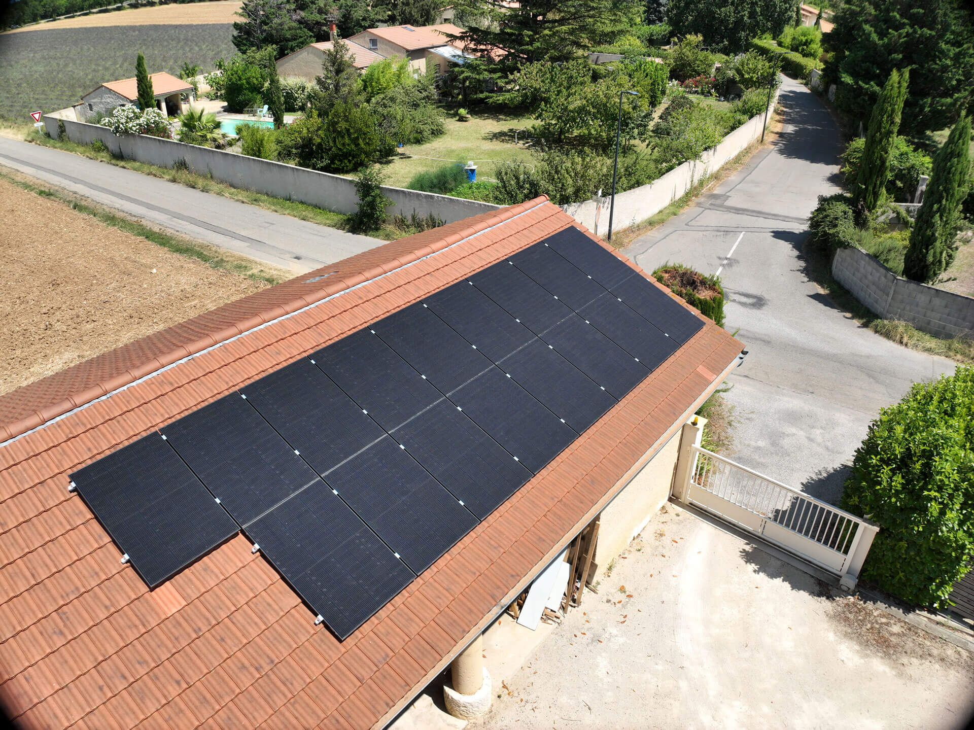 panneau-photovoltaique-6kwc-1 Découvrez comment un panneau photovoltaïque de 6kwc peut transformer votre facture d'électricité !