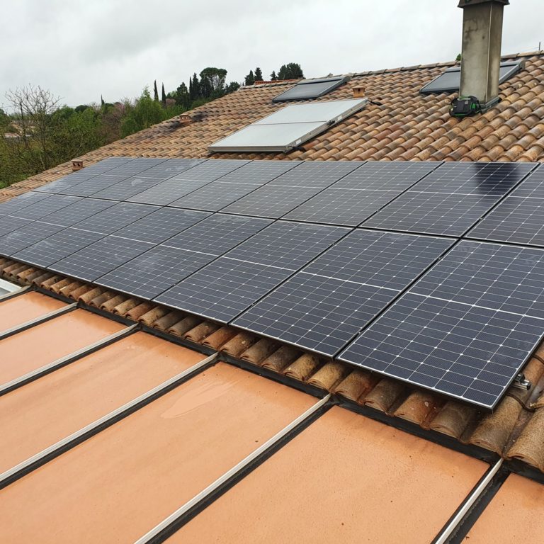panneau-photovoltaique-6kwc Découvrez comment un panneau photovoltaïque de 6kwc peut transformer votre facture d'électricité !