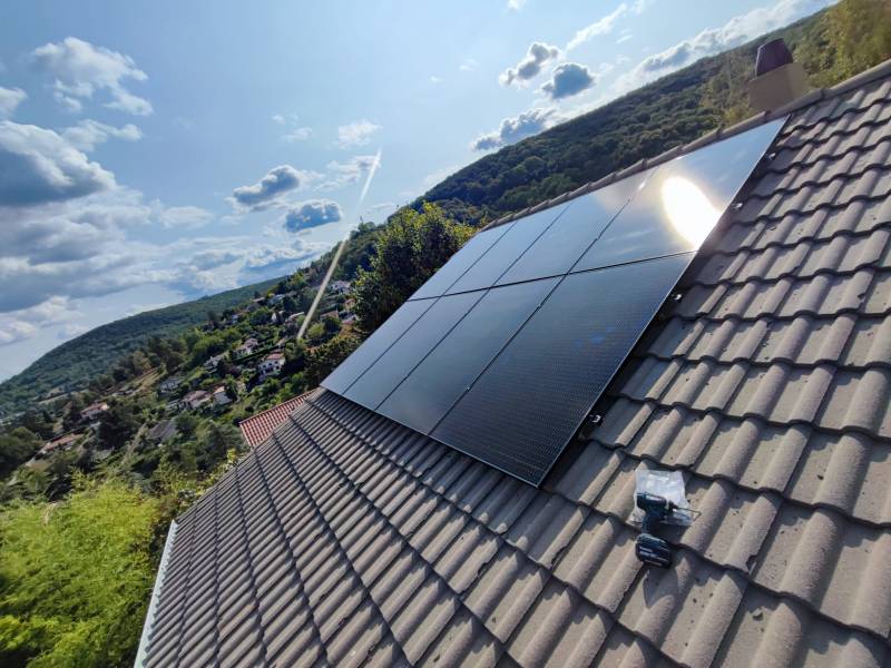 panneau-photovoltaique-toiture installation panneau photovoltaique sur toiture