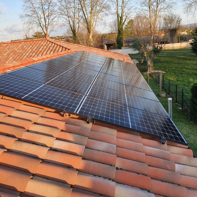 panneaux-photovoltaiques-a-castres-1 Installation de panneaux photovoltaïques à Castres : guide pratique pour les particuliers