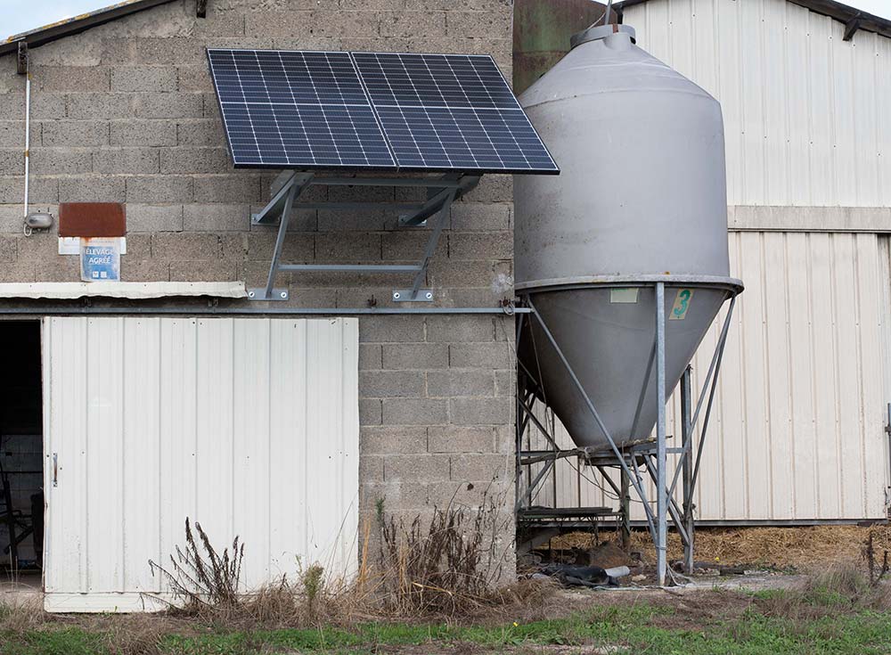 panneaux-photovoltaiques-isole-2 Acheter et installer des panneaux photovoltaïques pour un site isolé