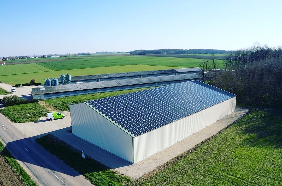 panneaux-solaires-agricoles-3 Découvrez comment les panneaux solaires agricoles changent la donne pour les agriculteurs !