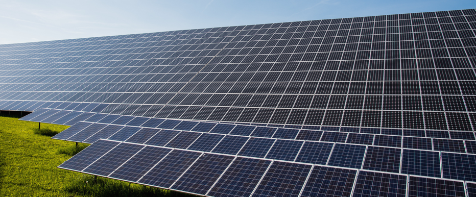 panneaux-solaires-economiques Découvrez pourquoi la pose de panneaux solaires pourrait vous coûter moins cher que vous ne le pensez !