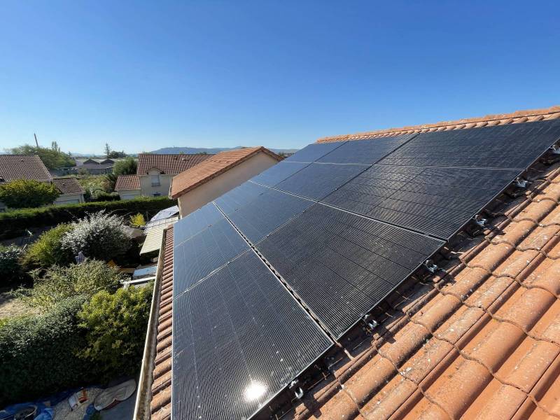 panneaux-solaires-facture-reduite-1 Découvrez comment des panneaux solaires peuvent réduire votre facture d'électricité de moitié !