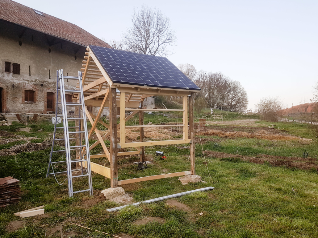 panneaux-solaires-jardin-6 Découvrez comment des panneaux solaires dans votre jardin peuvent transformer votre vie !