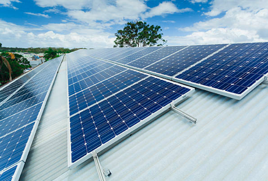 panneaux-solaires-subventionnes-et-economies-1 Découvrez comment les panneaux solaires subventionnés peuvent transformer votre facture d'électricité en réduisant vos coûts de manière incroyable !