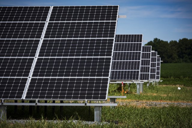 découvrez les avantages de l'énergie solaire : une solution durable et économique pour réduire votre empreinte carbone tout en réalisant des économies sur vos factures d'électricité.