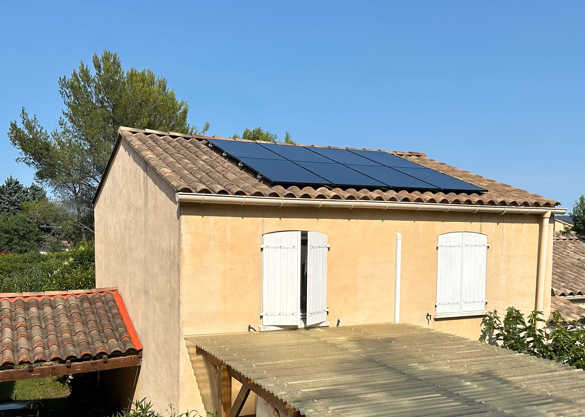 photovoltaique-9-kwc-vaucluse-rentable-2 Installation photovoltaïque 9 kWc dans le Vaucluse : un investissement rentable