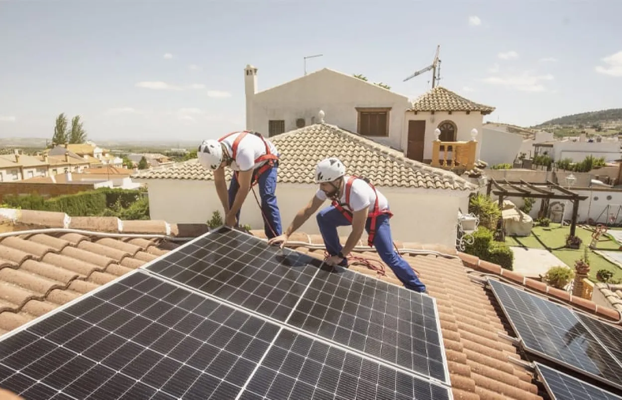 photovoltaique-autonome-sans-edf Installer un système photovoltaïque autonome sans EDF : les avantages et étapes clés