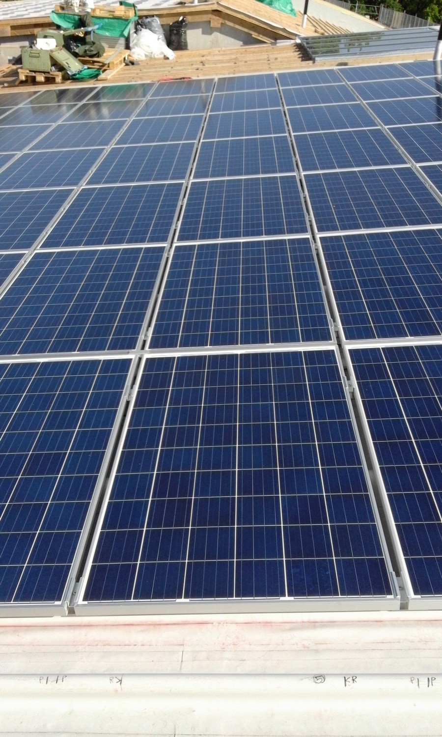 photovoltaique-geneve-2 Installation photovoltaïque industrielle à Genève : un investissement d'avenir