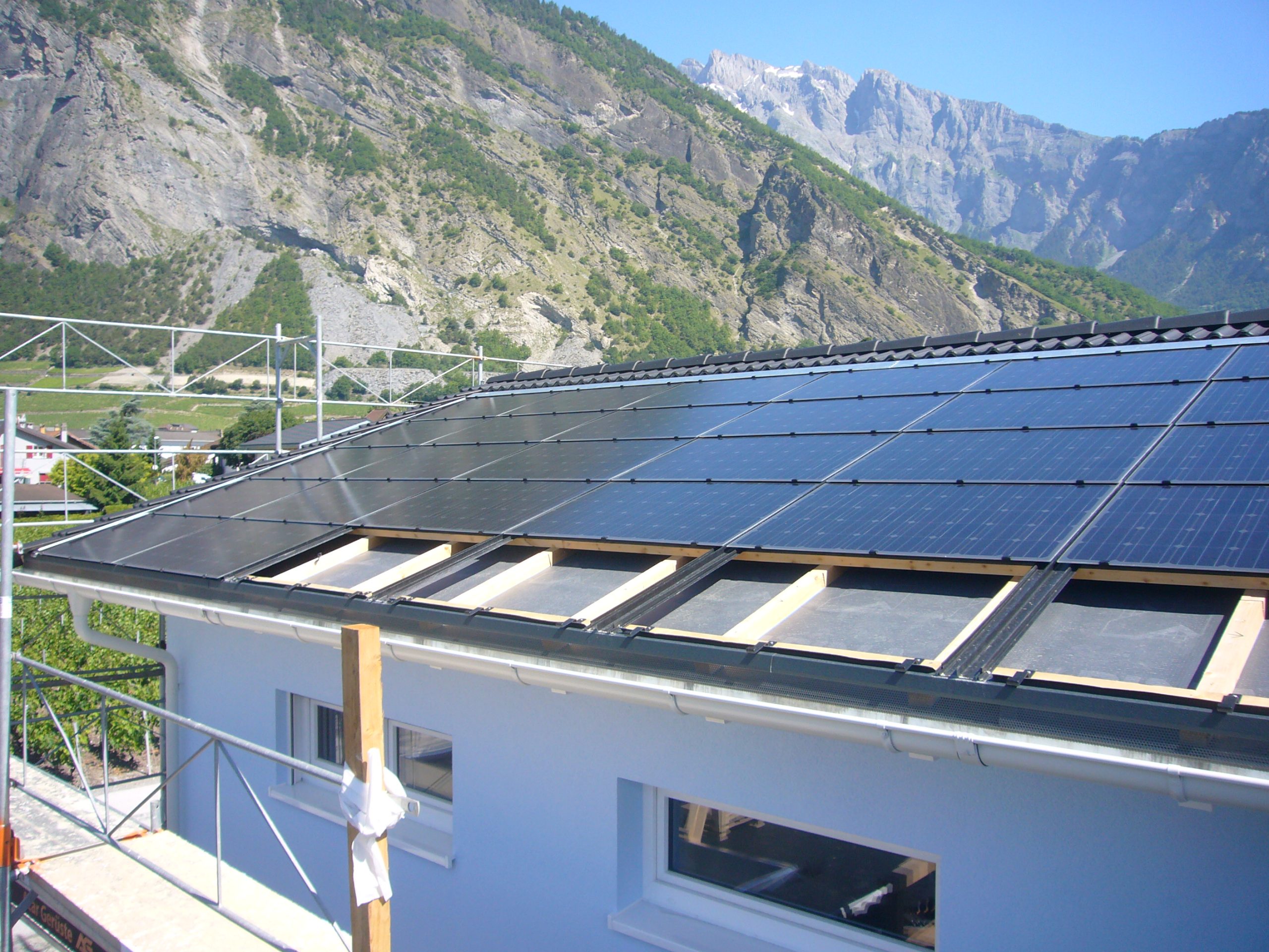 photovoltaique-vaud-rentable-3-scaled Installation photovoltaïque dans le Vaud : un investissement rentable pour votre avenir