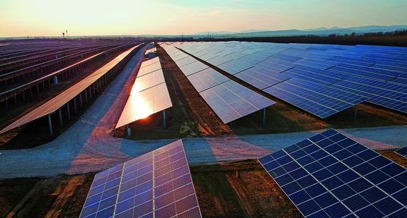 politique-solaire-1 Découvrez comment la politique énergétique solaire va transformer votre quotidien !