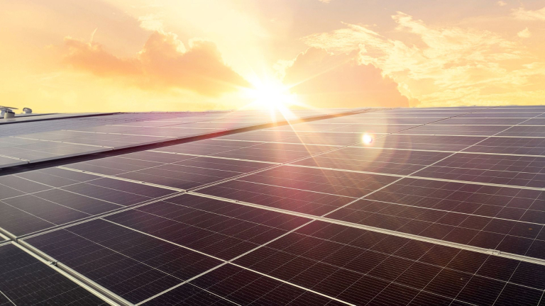 poser-panneaux-solaires-en-5-etapes-2 Découvrez comment poser vos panneaux solaires en seulement 5 étapes simples !
