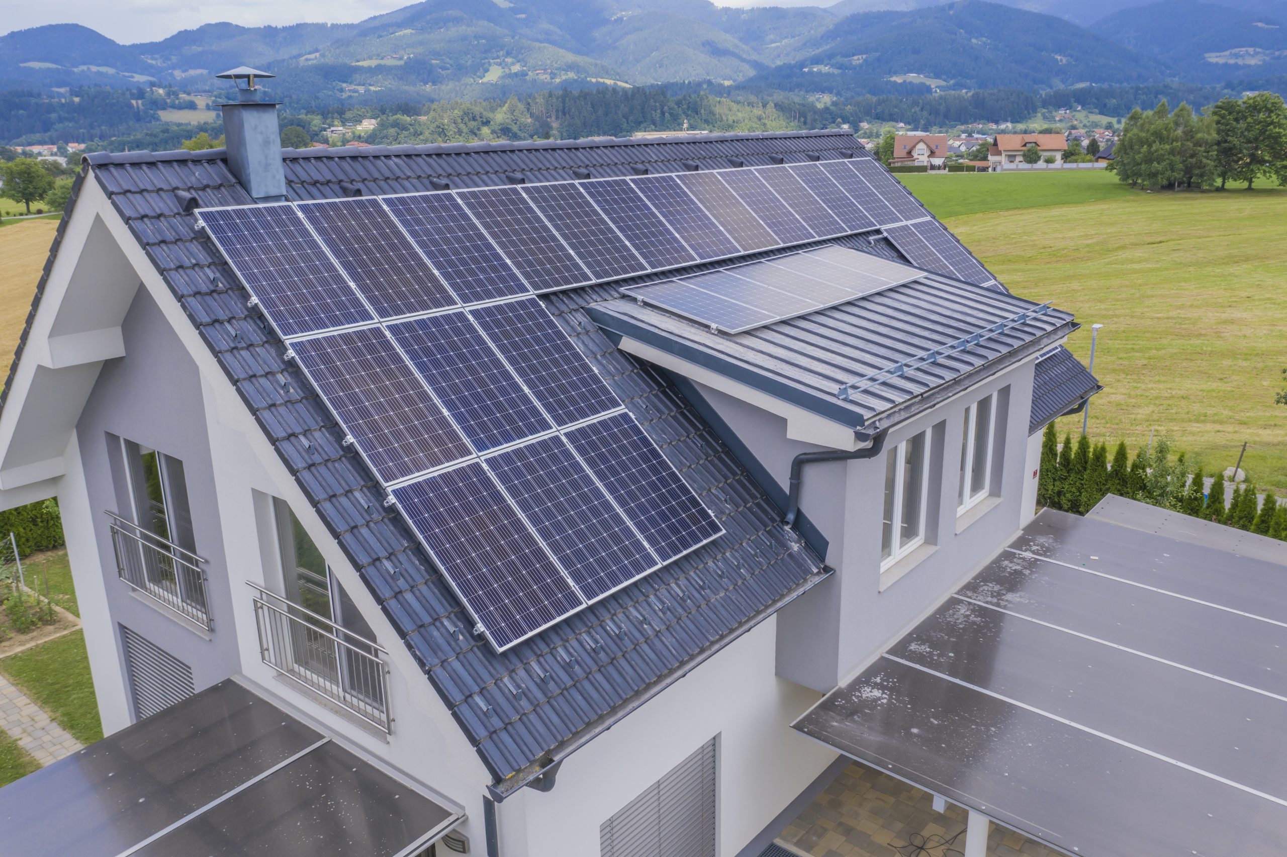 probleme-photovoltaique Arrêt d'urgence sur installation photovoltaïque : que faire en cas de problème ?