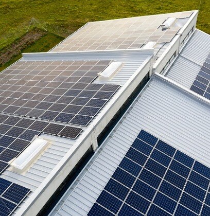 renovation-toiture-solaire-3 Découvrez comment rénover votre toiture avec des panneaux solaires et économisez des milliers d'euros !