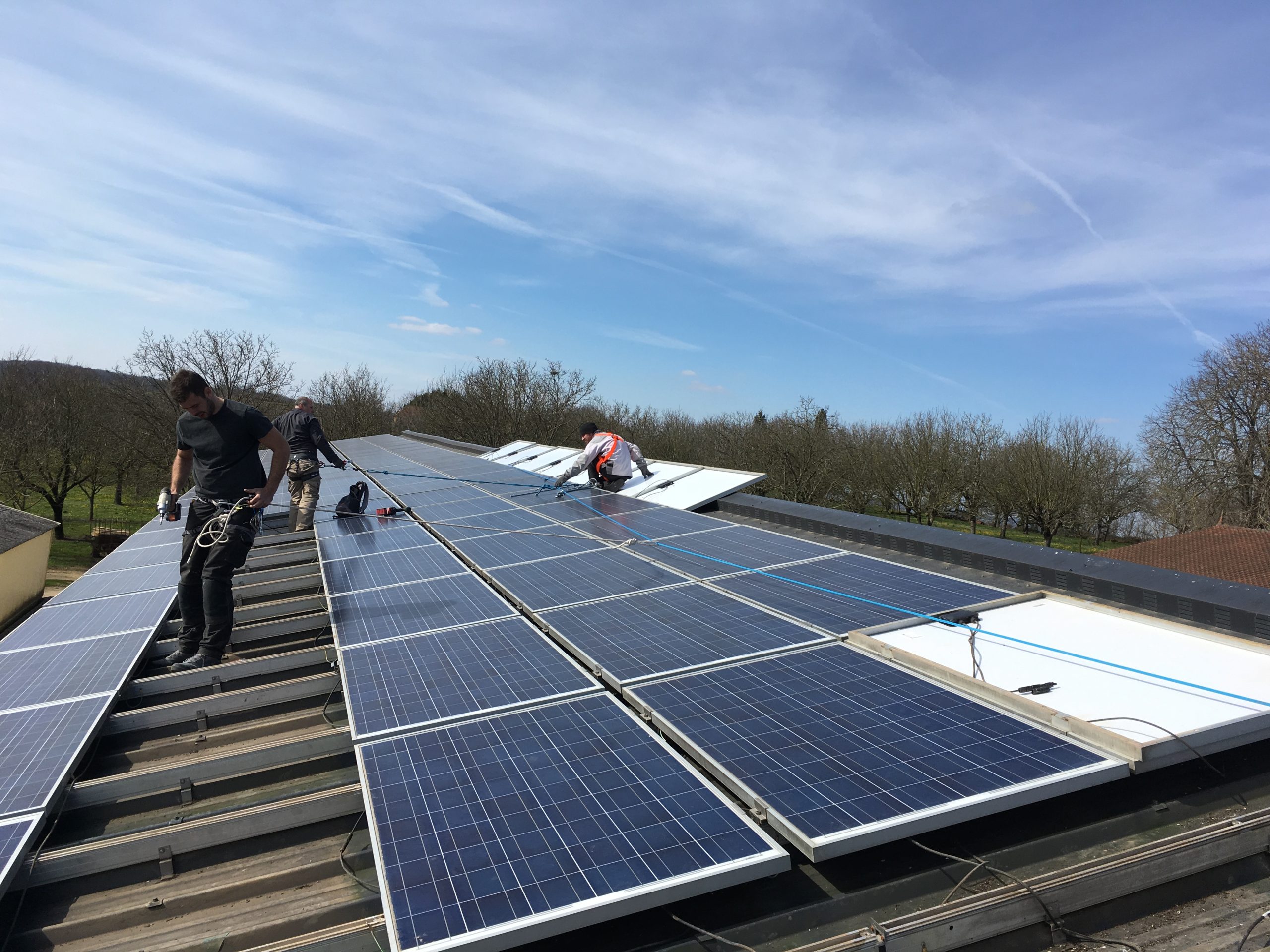 découvrez tout ce qu'il faut savoir sur la taxe photovoltaïque : son fonctionnement, ses impacts sur vos économies d'énergie, ainsi que les réglementations en vigueur. informez-vous pour optimiser votre installation solaire et réduire vos charges fiscales.