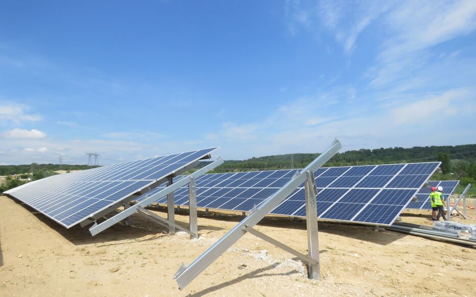 terrains-solaires-2 Découvrez comment les terrains inutilisés peuvent révolutionner votre facture d'électricité grâce aux panneaux solaires!