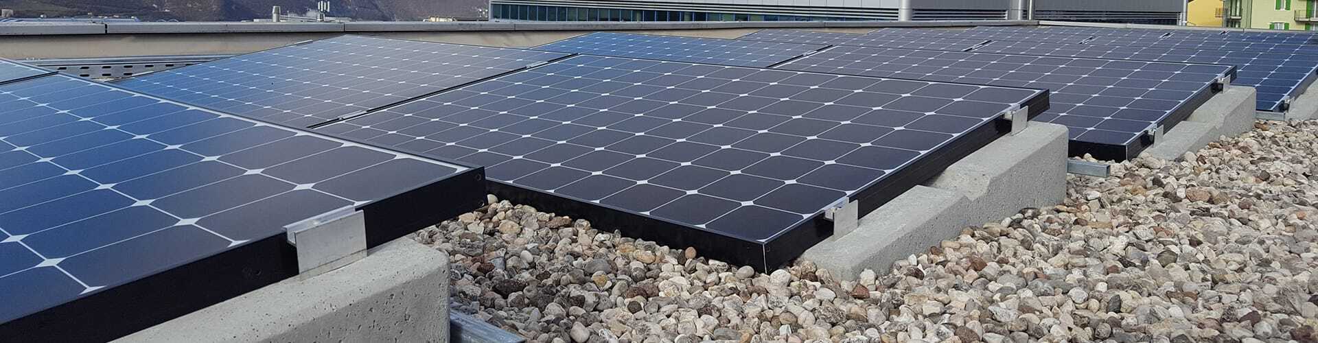 toit-en-or-avec-panneaux-photovoltaiques-1 Découvrez comment cette entreprise transforme votre toit en or avec des panneaux photovoltaïques !