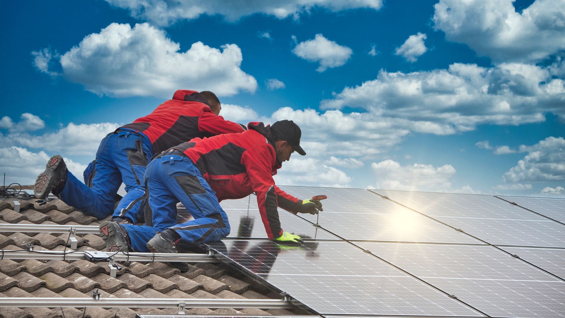 découvrez les avantages des panneaux solaires pour réduire votre facture d'électricité et contribuer à la protection de l'environnement. informez-vous sur les différents types de panneaux, leur installation et les aides financières disponibles pour passer à l'énergie solaire.