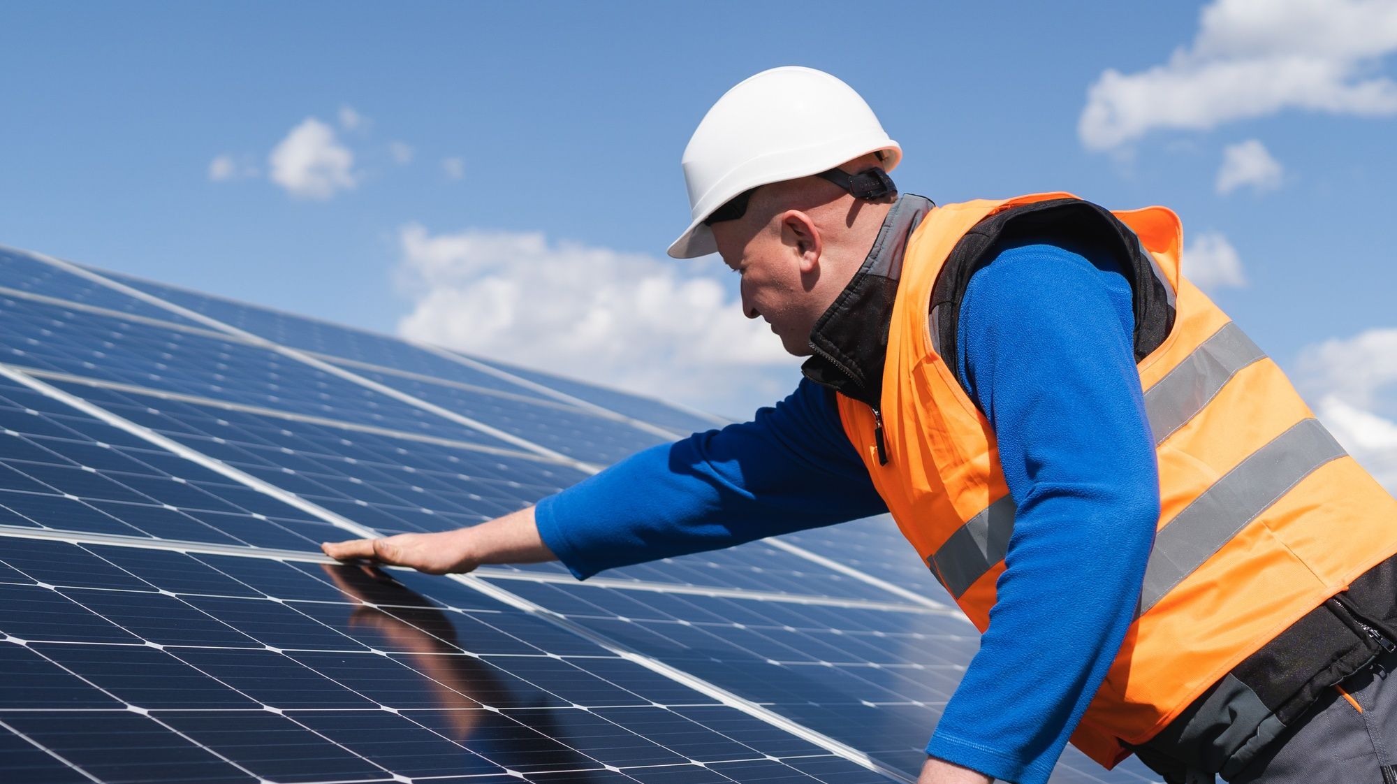 découvrez nos services d'installation de panneaux photovoltaïques, une solution écologique et économique pour produire votre propre énergie solaire. profitez d'une énergie renouvelable, réduisez vos factures d'électricité et contribuez à la protection de l'environnement grâce à notre expertise et nos conseils personnalisés.