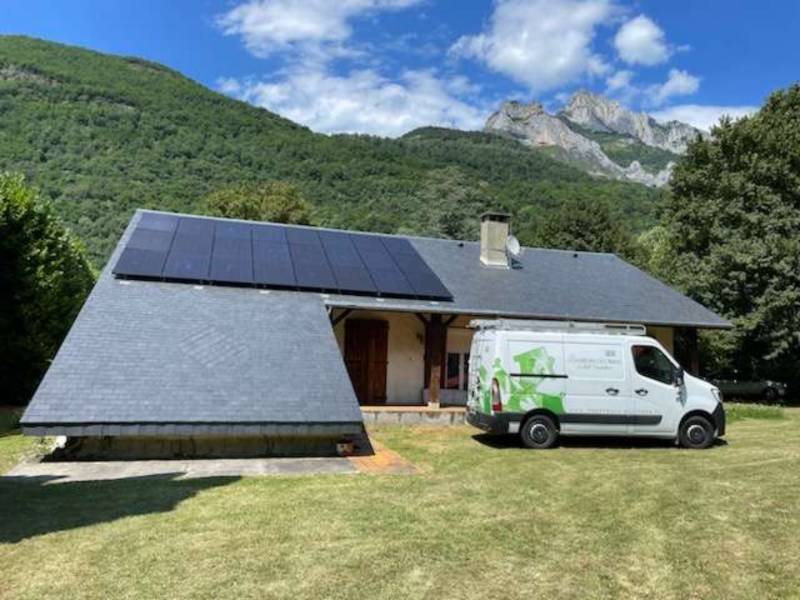découvrez nos solutions de vente photovoltaïque pour réduire votre facture d'électricité et contribuer à la transition énergétique. profitez d'une énergie renouvelable, économique et durable grâce à nos panneaux solaires de haute qualité.