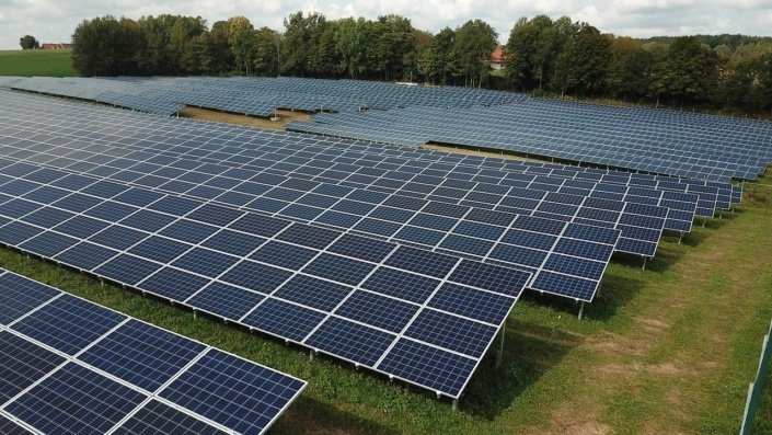 découvrez comment installer une centrale photovoltaïque chez vous pour profiter d'une énergie renouvelable, réduire vos factures d'électricité et contribuer à la protection de l'environnement. suivez nos conseils pratiques et astuces pour une installation réussie.