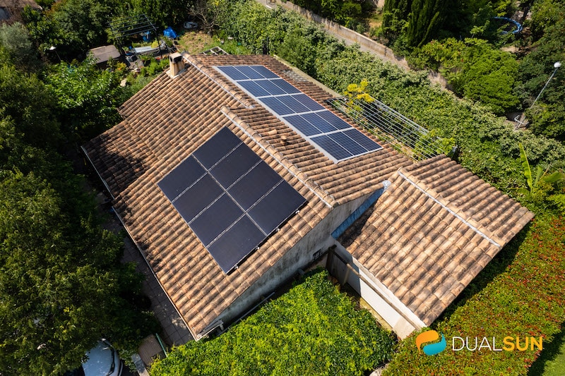 découvrez notre guide complet de comparaison des panneaux photovoltaïques. analysez les performances, les coûts et les avantages des différents modèles pour faire le meilleur choix pour votre installation solaire. optimisez votre investissement énergétique avec des conseils d'experts.