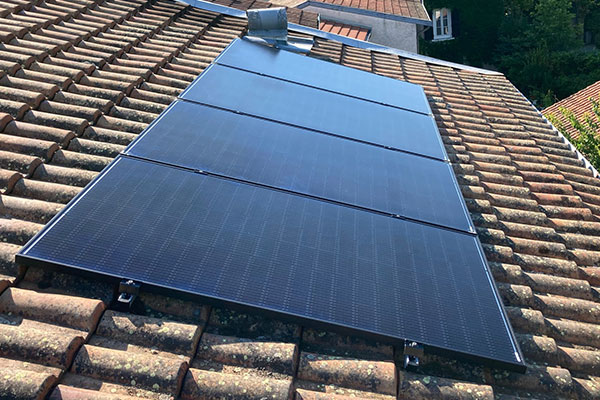 découvrez les avantages des panneaux solaires pour toiture : une solution écologique et économique pour produire votre propre énergie. optimisez l'efficacité énergétique de votre maison tout en réduisant votre empreinte carbone.