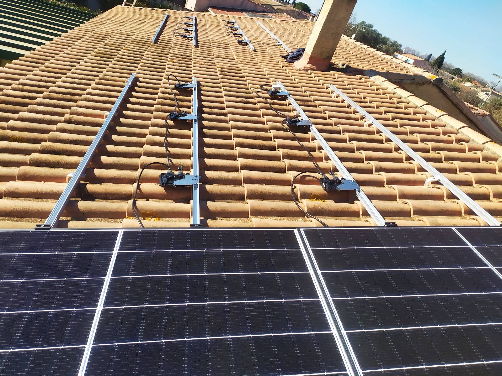 découvrez les avantages des panneaux photovoltaïques 6 kwc pour une production d'énergie renouvelable efficace. idéaux pour réduire votre facture d'électricité et contribuer à la protection de l'environnement, nos solutions s'adaptent à tous types de ménages. optez pour une énergie verte et économisez dès aujourd'hui !