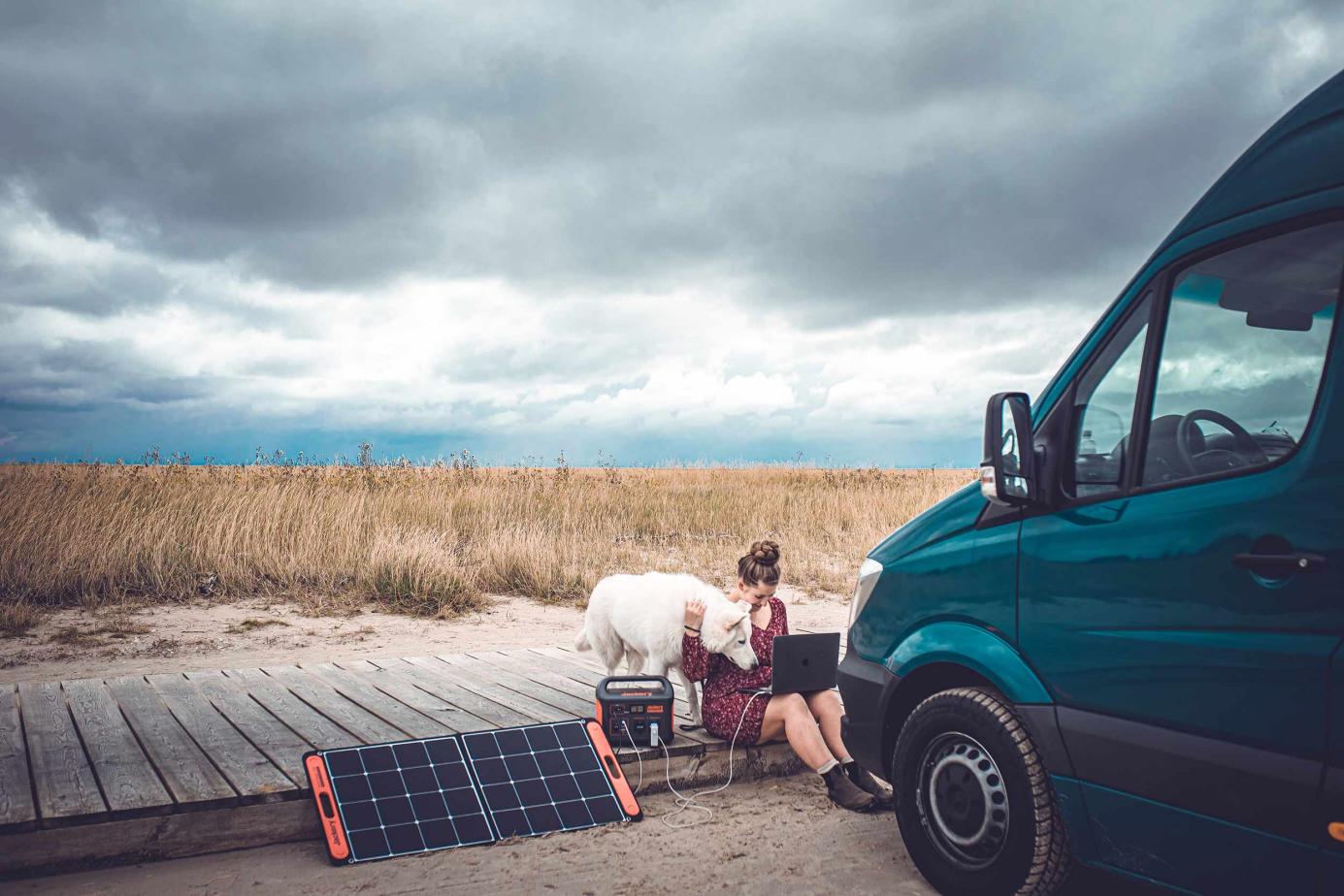 découvrez comment l'énergie solaire révolutionne le secteur du transport. explorez les avantages d'une mobilité durable grâce aux véhicules solaires et aux infrastructures énergétiques renouvelables.