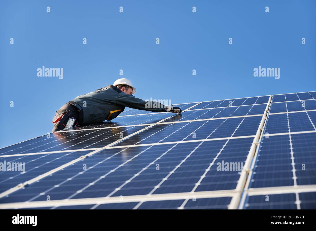 découvrez comment monter des panneaux solaires facilement et efficacement. suivez nos conseils pratiques pour maximiser l'énergie solaire et réduire vos factures d'électricité.
