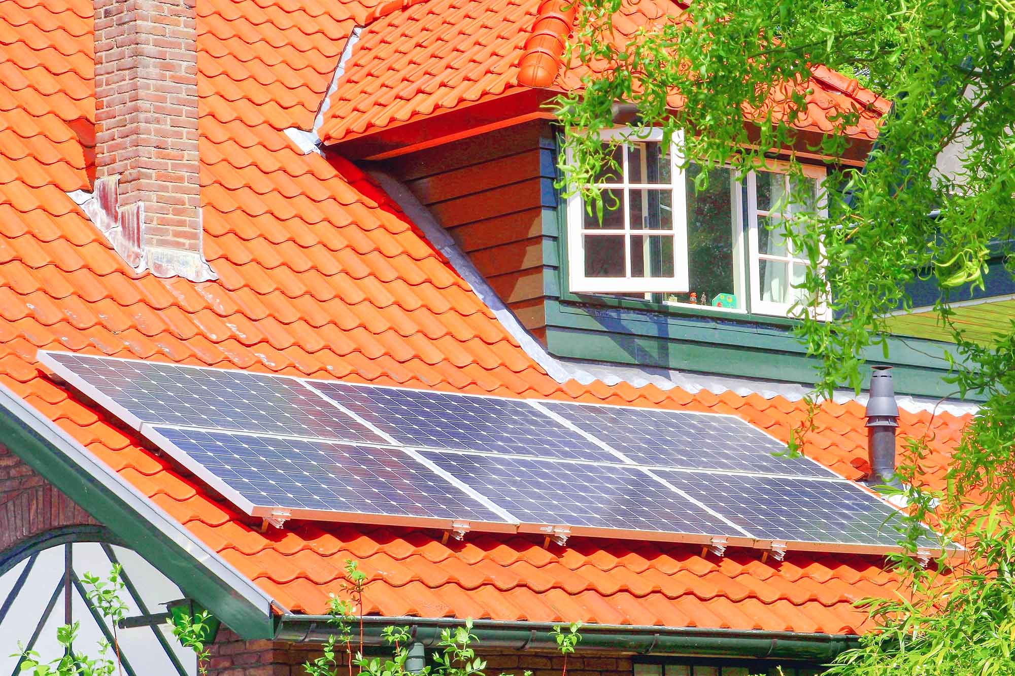 découvrez comment les panneaux solaires peuvent réduire vos factures d'électricité. économisez sur vos coûts énergétiques tout en adoptant une solution durable pour l'environnement. informez-vous sur les avantages financiers et écologiques des systèmes solaires.