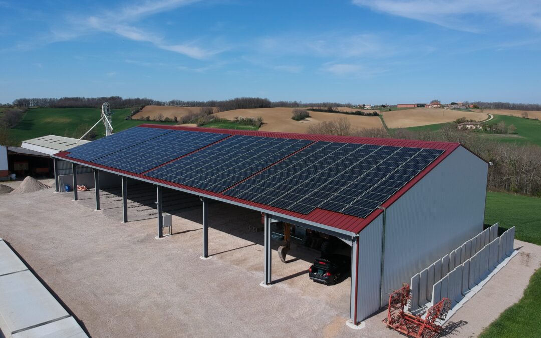 découvrez notre hangar photovoltaïque de 36 kwc, une solution énergétique durable et économique pour optimiser l'utilisation de l'espace tout en produisant de l'électricité verte. idéal pour les agriculteurs et les entreprises souhaitant réduire leur empreinte carbone et réaliser des économies sur leurs factures d'énergie.